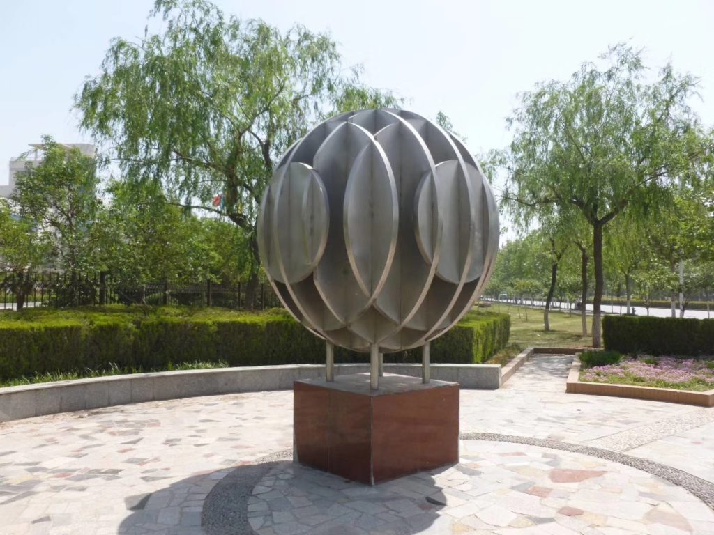 Celebrate decorative ornaments and garden decoration balls large metal